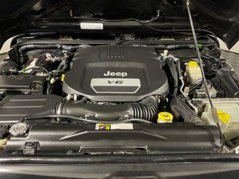 Used 2016 Jeep Wrangler Unlimited Sport image 7