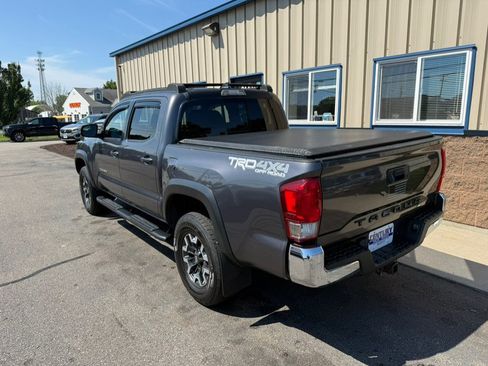 Used 2017 Toyota Tacoma TRD Off-Road w/ Tow Package (A/T) AWD/4WD image 6