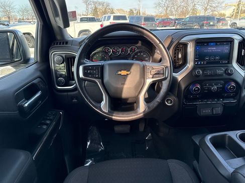Used 2021 Chevrolet Silverado 1500 LT image 14