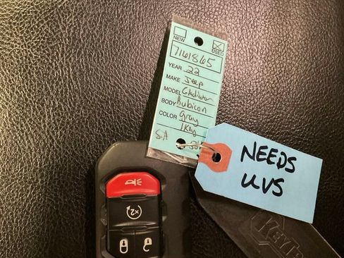 Used 2022 Jeep Gladiator Rubicon w/ Cold Weather Group AWD/4WD image 33