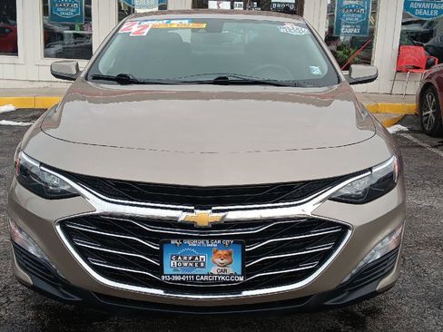 Used 2022 Chevrolet Malibu LT image 2