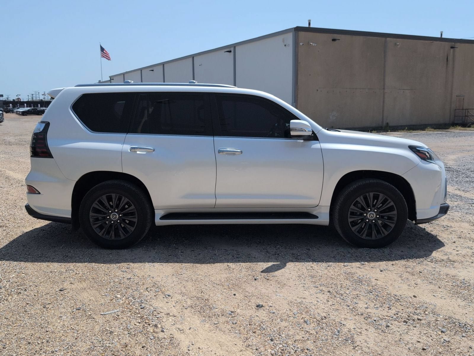 Used 2023 Lexus GX 460 Luxury w/ Sport Design Package AWD/4WD image 7