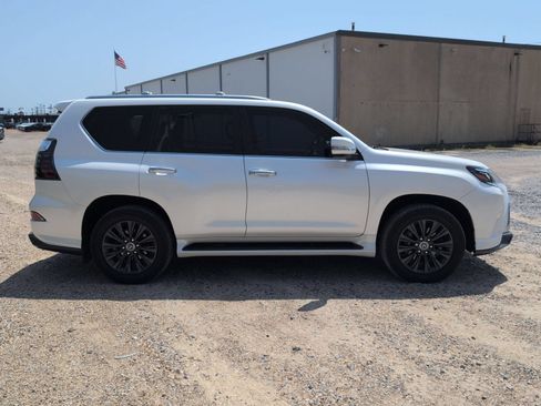 Used 2023 Lexus GX 460 Luxury w/ Sport Design Package AWD/4WD image 7