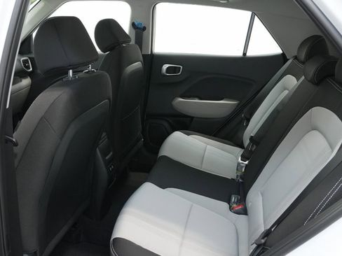 New 2025 Hyundai Venue SEL image 28