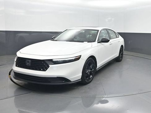 Used 2025 Honda Accord SE image 1