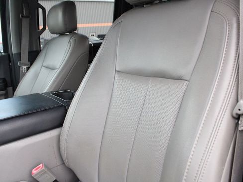 Used 2019 Ford F150 Lariat w/ Equipment Group 502A Luxury AWD/4WD image 6