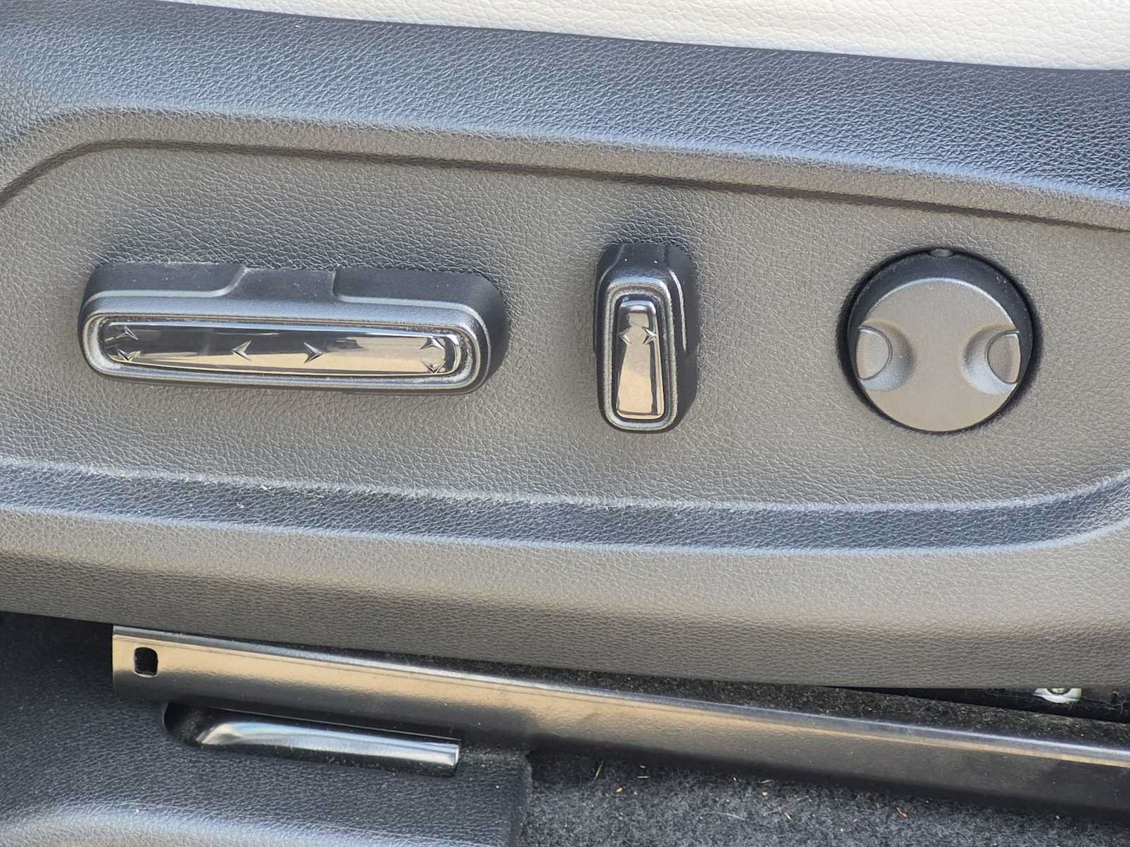 Certified 2025 Honda Pilot EX-L image 16
