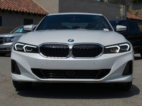 New 2026 BMW 330i Sedan w/ Premium Package RWD image 2