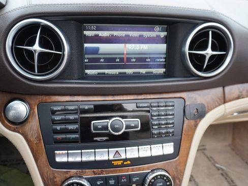 Used 2015 Mercedes-Benz SL 400 image 15