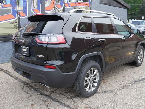 Used 2019 Jeep Cherokee Latitude Plus w/ Cold Weather Group AWD/4WD image 23