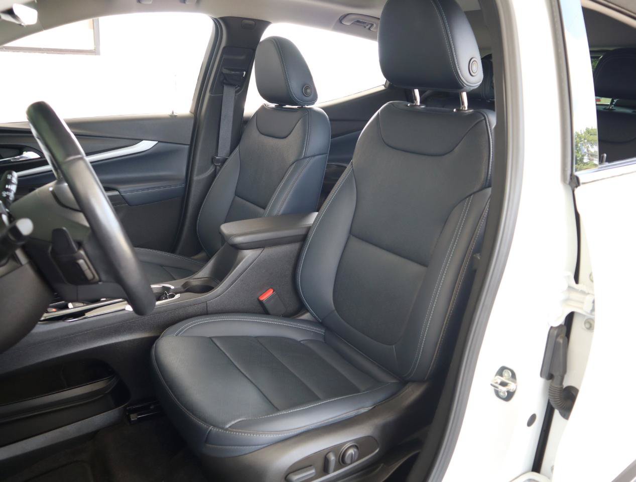 Used 2022 Chevrolet Bolt EUV Premier w/ Launch Edition FWD image 13