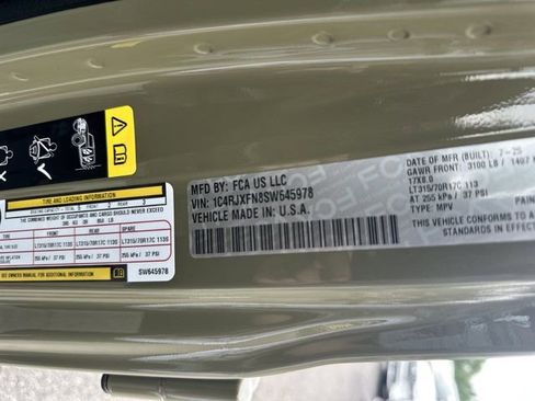 New 2025 Jeep Wrangler Rubicon w/ XTREMEE 35" Tire Package image 28