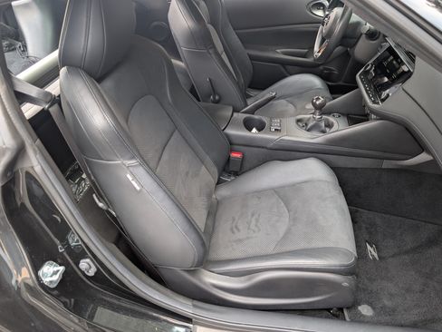 Used 2024 Nissan Z Performance w/ Floor Mat Package RWD image 18