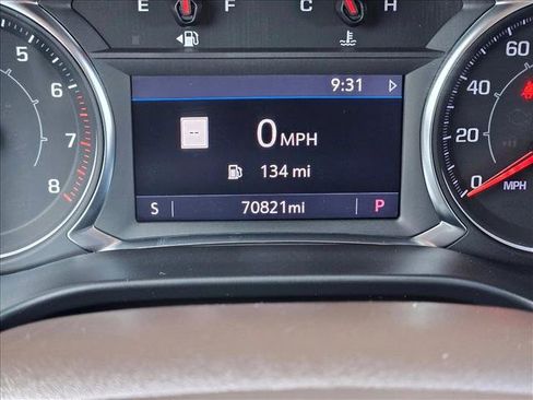 Used 2023 GMC Acadia SLT image 11