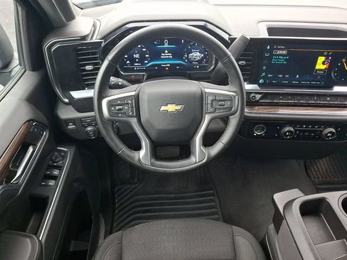 Used 2024 Chevrolet Silverado 1500 LT AWD/4WD image 12