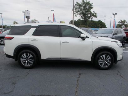 Used 2023 Nissan Pathfinder SL w/ Lighting Package (N92)