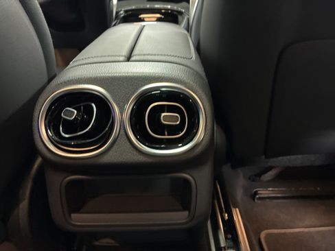 Used 2025 Mercedes-Benz GLC 300 GLC 300 image 31