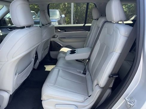 Used 2022 Jeep Grand Cherokee L Overland image 7