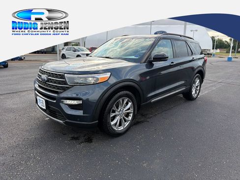 Used 2023 Ford Explorer XLT w/ Equipment Group 202A AWD/4WD image 1