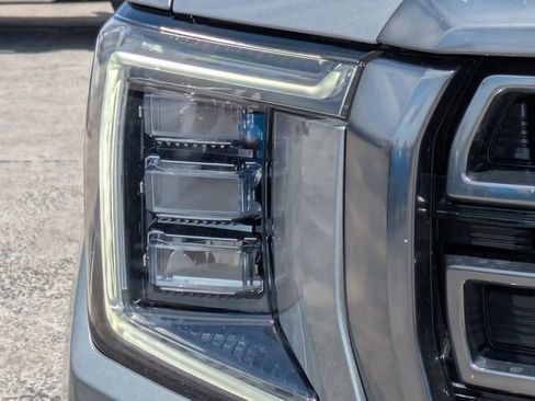 Used 2023 GMC Yukon AT4 w/ AT4 Premium Plus Package AWD/4WD image 10
