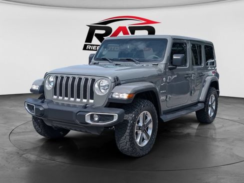 Used 2018 Jeep Wrangler Unlimited Sahara AWD/4WD image 6