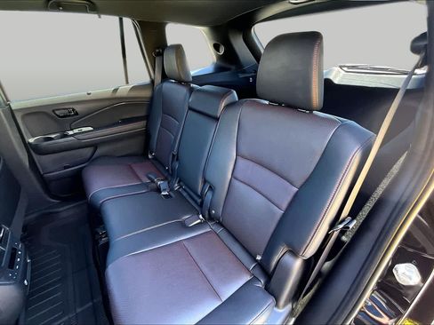 Used 2025 Honda Passport Black Edition image 21