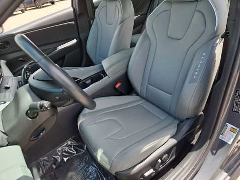 Certified 2025 Hyundai Elantra Limited FWD image 16
