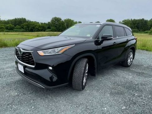 Used 2023 Toyota Highlander Platinum AWD/4WD image 4