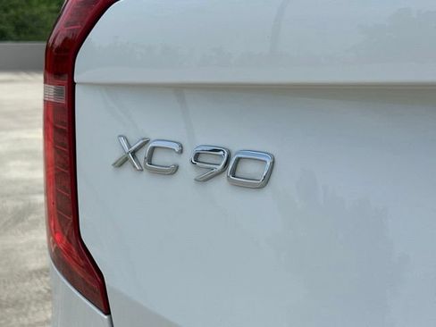 Certified 2024 Volvo XC90 B6 Plus w/ Protection Package Premier AWD/4WD image 38