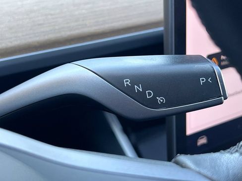 Used 2020 Tesla Model Y Long Range AWD/4WD image 24