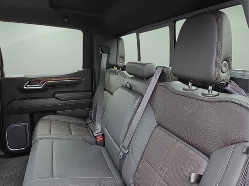 Certified 2023 Chevrolet Silverado 1500 High Country w/ Technology Package image 10