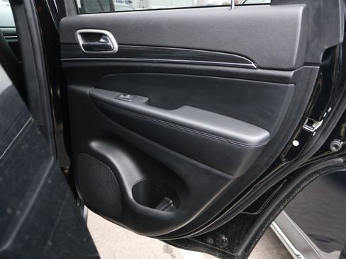 Used 2021 Jeep Grand Cherokee Limited w/ Luxury Group II image 11