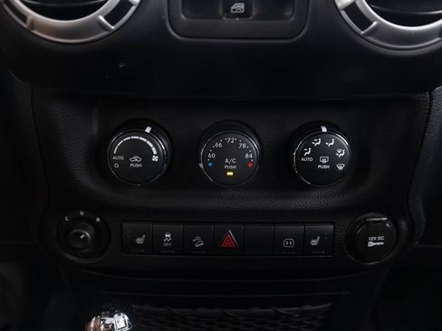 Used 2012 Jeep Wrangler Unlimited Rubicon w/ Connectivity Group AWD/4WD image 36