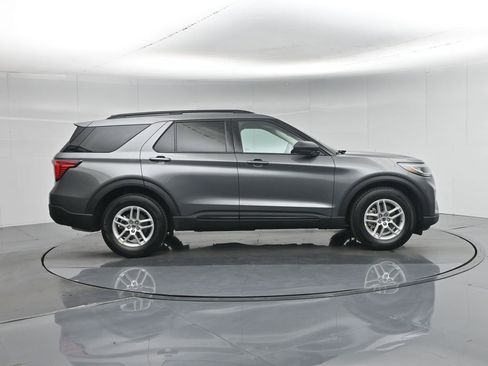 New 2026 Ford Explorer Active RWD image 25