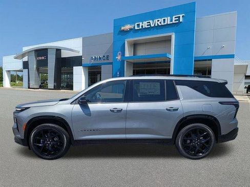 New 2026 Chevrolet Traverse RS w/ LPO, Floor Liner Package FWD image 8