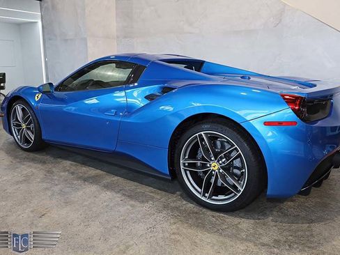 Used 2018 Ferrari 488 Spider image 6