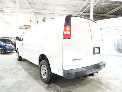 Used 2021 Chevrolet Express 3500 Extended w/ Driver Convenience Package image 8