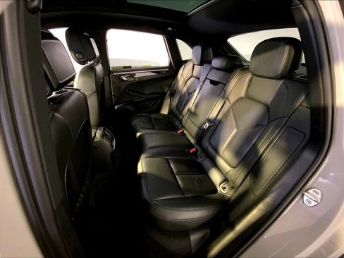 Certified 2023 Porsche Macan Turbo image 24