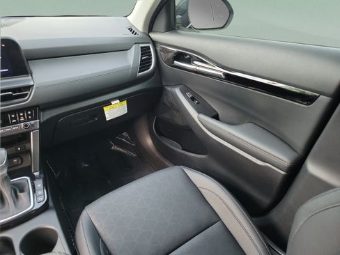 Used 2025 Kia Seltos EX w/ EX Sunroof Package FWD image 11