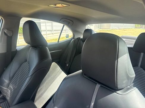 Used 2023 Toyota Camry SE FWD image 9