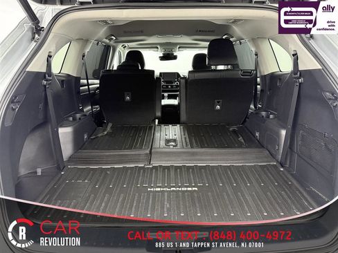 Used 2022 Toyota Highlander XLE image 8