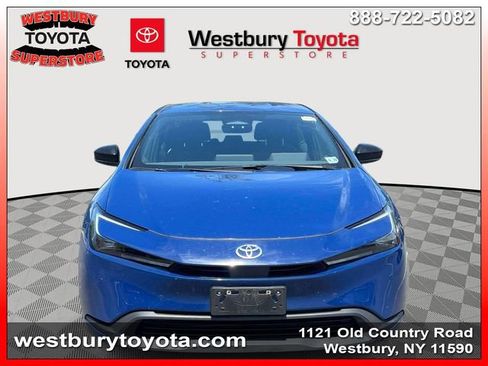 Used 2023 Toyota Prius LE AWD/4WD image 3