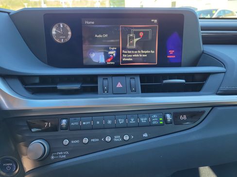 Used 2021 Lexus ES 300h w/ Premium Package image 9