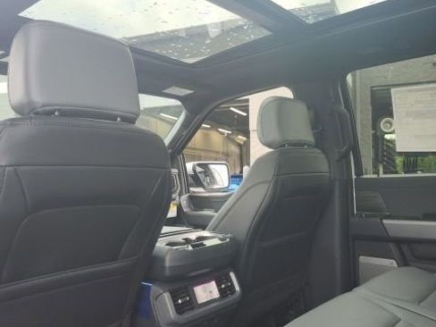 New 2025 Ford F150 Lightning Lariat image 39