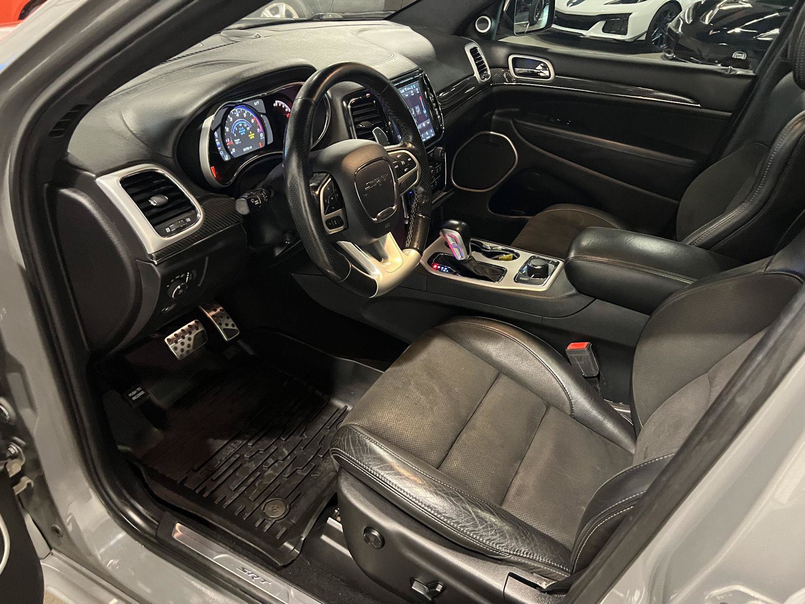 Used 2019 Jeep Grand Cherokee SRT AWD/4WD image 11