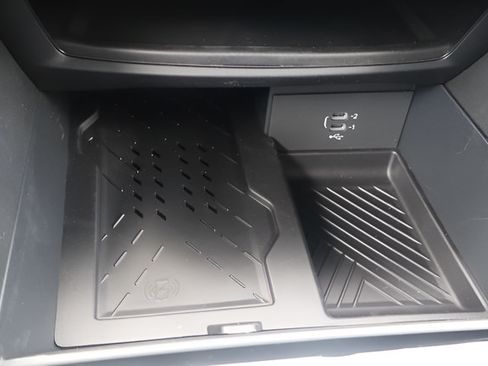 New 2027 Chrysler Pacifica Limited FWD image 17