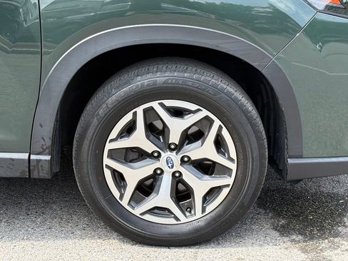 Used 2023 Subaru Forester Premium AWD/4WD image 12