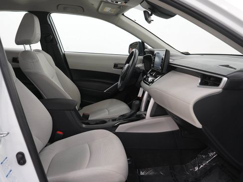 Used 2022 Toyota Corolla Cross L AWD/4WD image 11