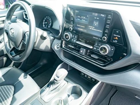 Used 2021 Toyota Highlander XSE FWD image 42