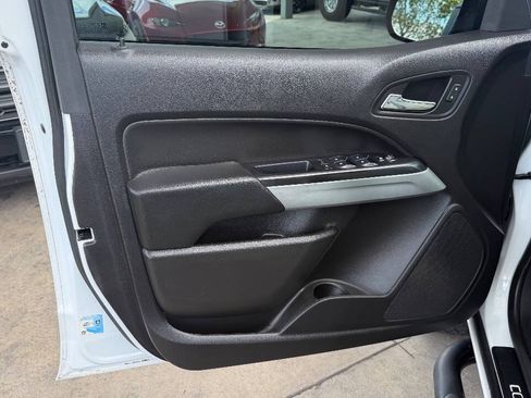 Used 2017 Chevrolet Colorado LT w/ LT Convenience Package RWD image 16